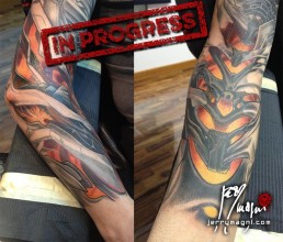 quarta seduta Tatuaggio biomeccanico a colori a tutta manica. colori viola, arancione, giallo. Parti meccaniche aliene si intersecano sul braccio con luci gialle provenienti dall’interno. Realizzato da Jerry Magni, miglior tatuatore, Bergamo, Milano, Brescia, Piacenza, Lecco, Como, Italia, Lombardia, provincia, Lugano.