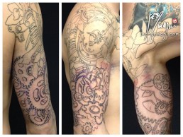 Seconda Terza seduta tatuaggio mezza manica tema steampunk, ingranaggi, bianco e nero, colore, orchidee, orologio, maschera veneziana, carnevale. Jerry Magni Tattoo Artist, Bergamo, Milano, migliore, tatuatore, Brescia, Como, Lecco, Varese, Mantova, Monza, Lugano, provincia, Lombardia