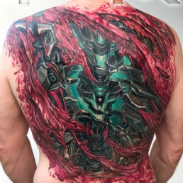 Squarcio biomeccanico tatuato su schiena dal miglior tatuatore italiano, Jerry magni. Bergamo, Brescia, Milano, Como, Varese, Mantova, Crema, Cremona, Lecco.