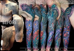 Copertura vecchio tatuaggio con biomeccanico a colori a tutta manica. Tubi metallici lucidati e arrugginiti, parti meccaniche, parti aliene, forme astratte, colori violacei, gialli e rossi. Realizzato magistralmente da Jerry Magni, miglior tatuatore, Bergamo, Milano, Brescia, Piacenza, Lecco, Como, Italia, Lombardia, provincia, Lugano.