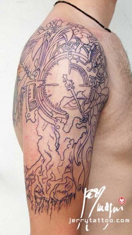 Prima seduta Mezza manica tatuata a colori. Orologio, radici, fiori, ali di farfalla, occhio, piume di pavone, cavaliere, porta. Jerry Magni Tattoo Artist