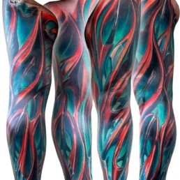 gamba biomeccanica rappresentante una sorta di fiore alieno con struttura arancione e interno luminoso verde acqua eseguiro magistralmente dal miglior tatuatore italiano Jerry Magni. Bergamo, Milano, Lombardia, Lecco, Como, Varese, Brescia, Cream, Cremona, Mantova, Sondrio