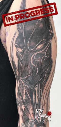 terza seduta tatuaggio bianco e nero per copertura cicatrici estese