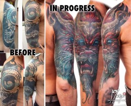 Settima seduta Copertura a mano libera di un orribile tatuaggio con uno nuovo, drago rosso con bocca aperta e corna. Jerry Magni Tattoo Artist. Miglior tatuatore Milano, Bergamo, Brescia, Lugano